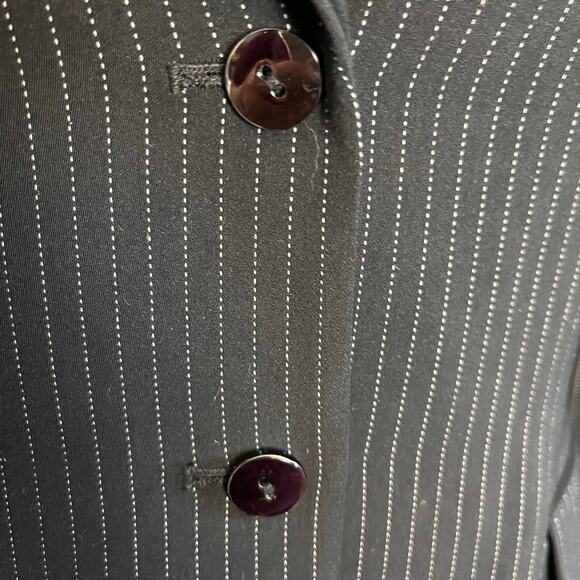 Tahari Pinstriped Skirt Suit 6P Career Business Professional City Classic Preppy - Picture 5 of 7